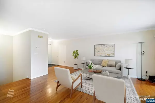Palisades Park, NJ 07650,519 Windsor DR