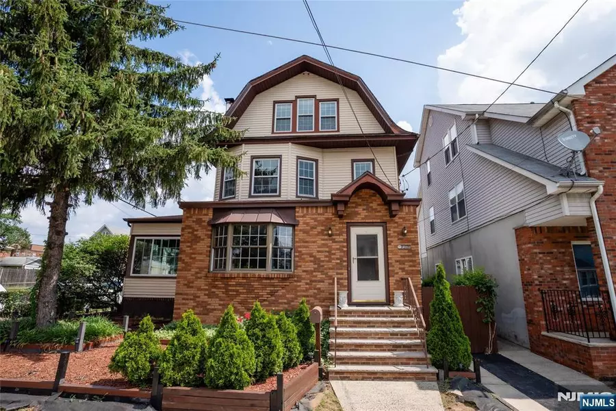 325 Valley Brook AVE, Lyndhurst, NJ 07071