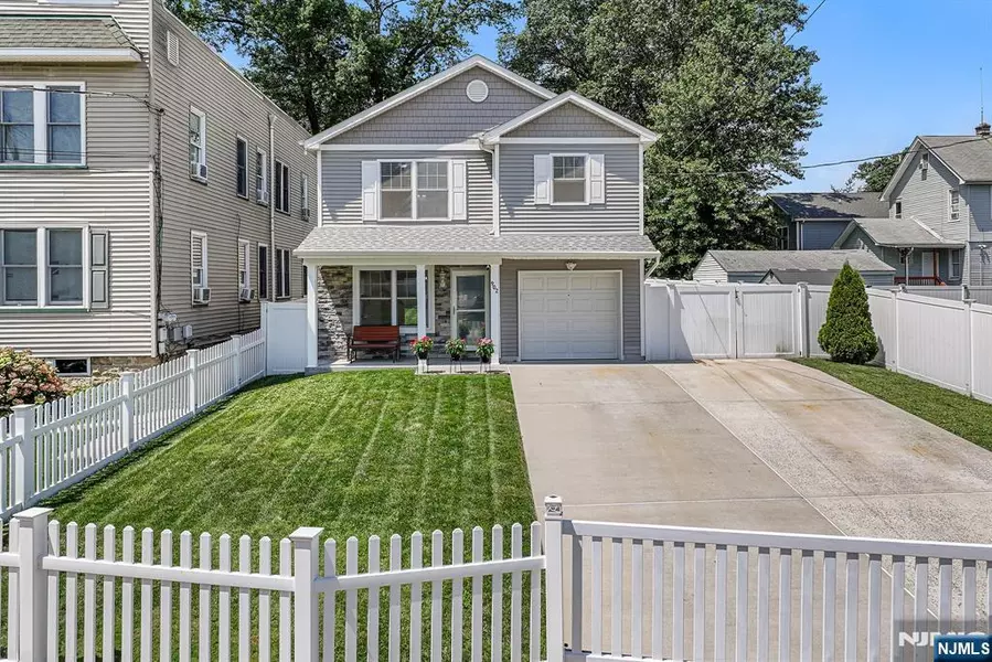 902 Spruce ST, Roselle, NJ 07203