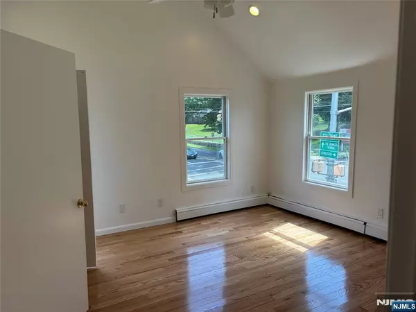 Roseland, NJ 07068,27-29 Roseland AVE
