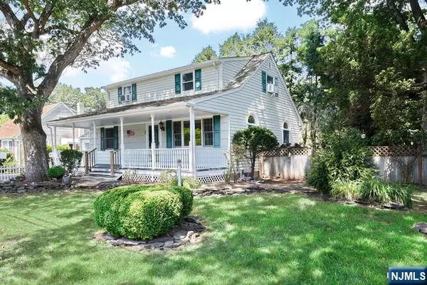 548 Bryant PL, River Vale, NJ 07675