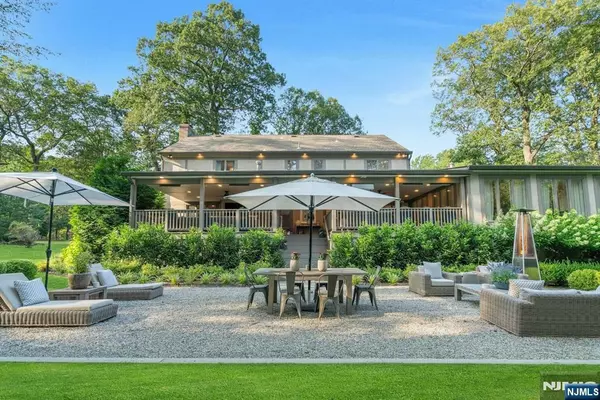 Woodcliff Lake, NJ 07677,9 Deerfield DR
