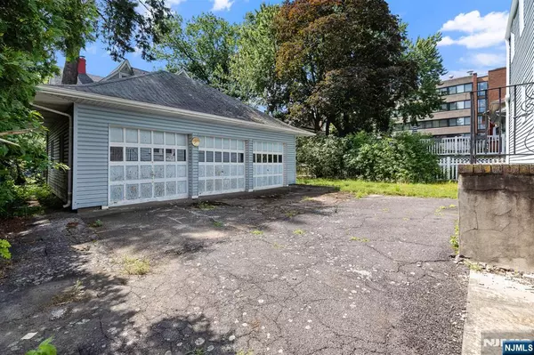 Rutherford, NJ 07070,11 Milton CT