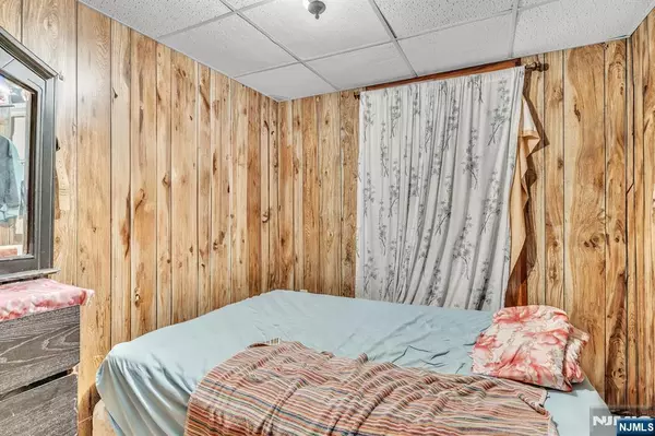 Paterson, NJ 07501,29 Dover ST