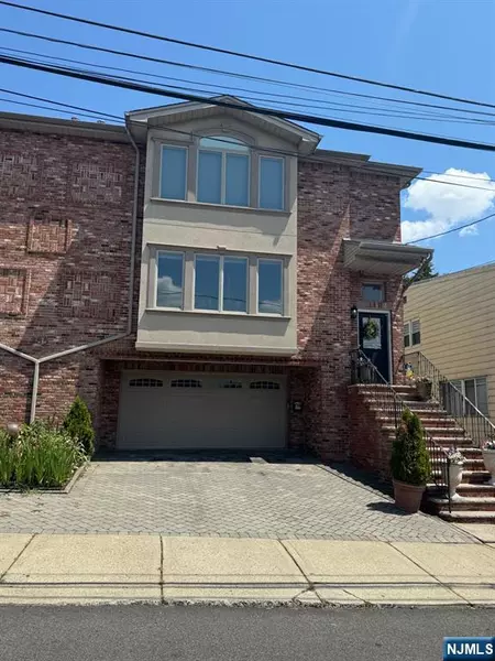 385A Roosevelt ST, Fairview, NJ 07022