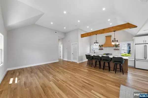 Totowa, NJ 07512,143 Bogert ST