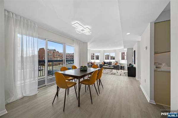 401 Williams CT, Edgewater, NJ 07020