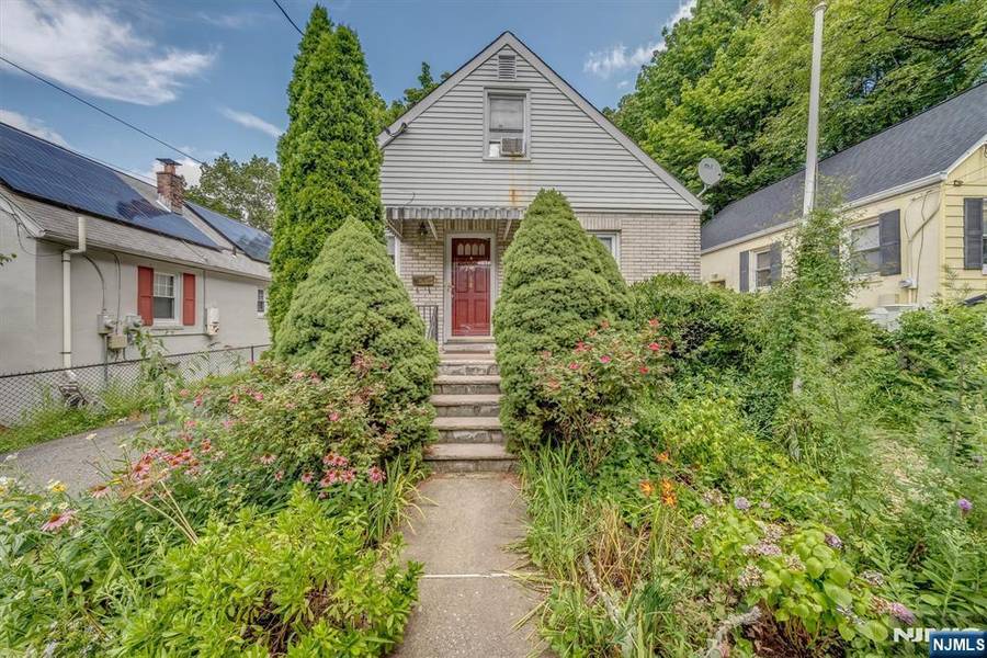 50 Fritz ST, Bloomfield, NJ 07003