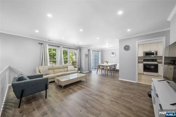 250 Village Circle DR, Fort Lee, NJ 07024