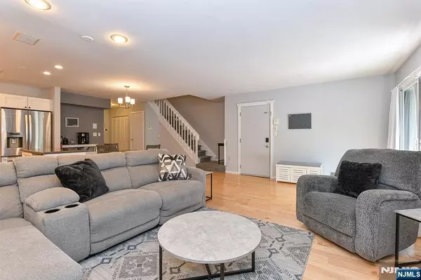 East Rutherford, NJ 07073,39 Triumph CT #B