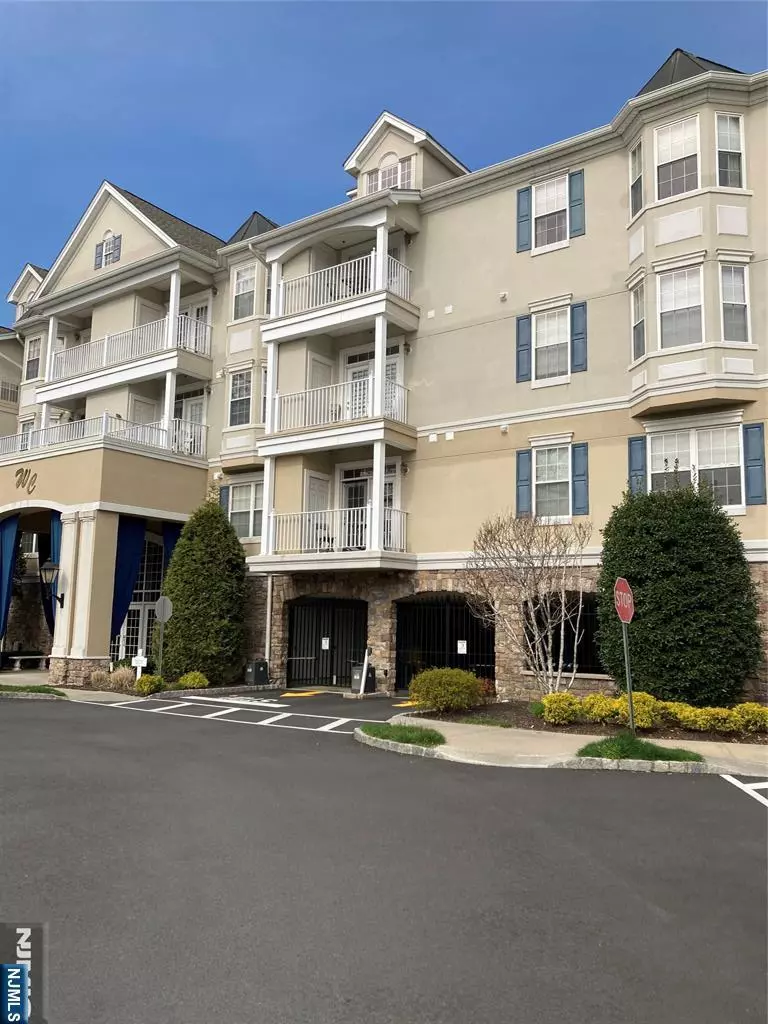 Rochelle Park, NJ 07662,175 Rochelle AVE #110