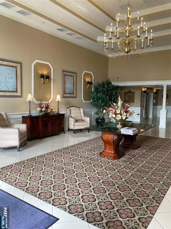 Rochelle Park, NJ 07662,175 Rochelle AVE #110