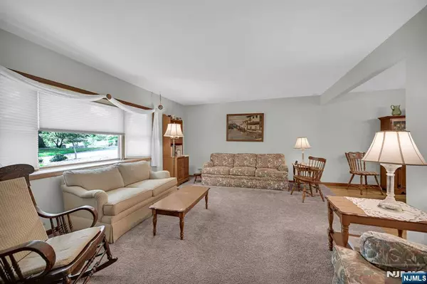 Montvale, NJ 07645,31 Hillside TER