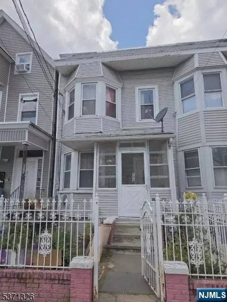 Newark, NJ 07104,288 Summer