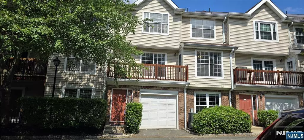 235 Village Circle DR #3212, Fort Lee, NJ 07024