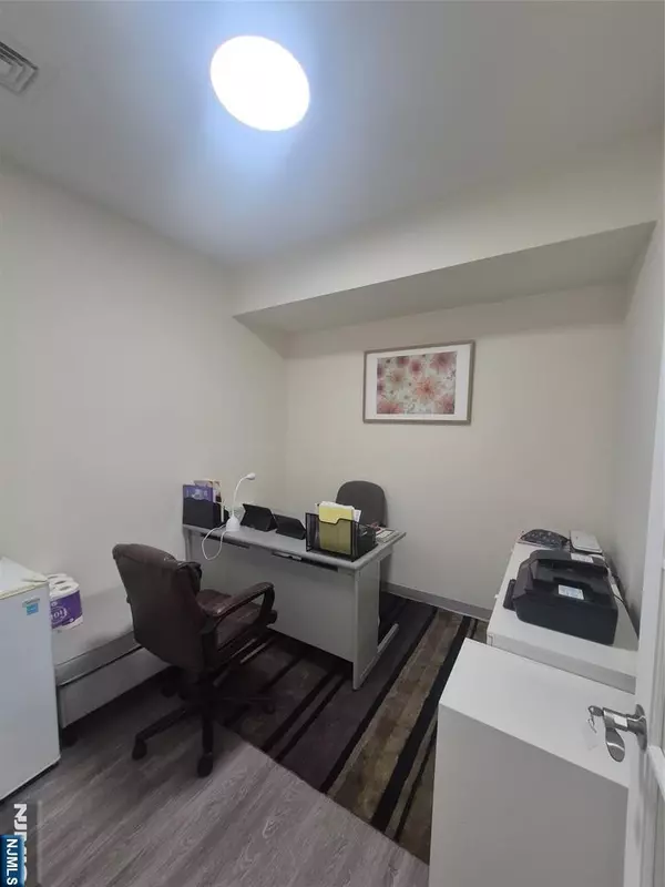 94 Wilson AVE, Newark, NJ 07105