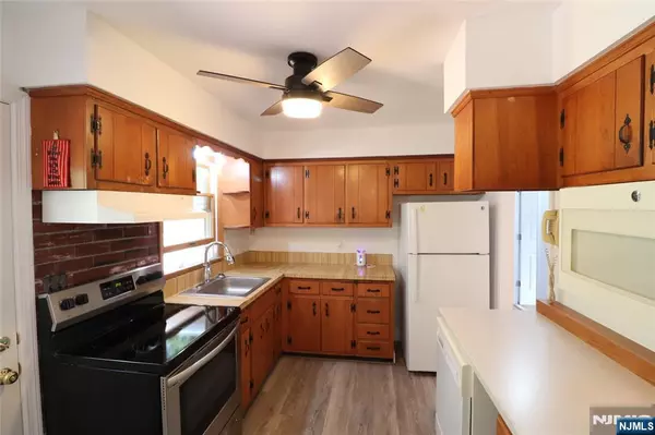 Oakland, NJ 07436,83 Oneida AVE