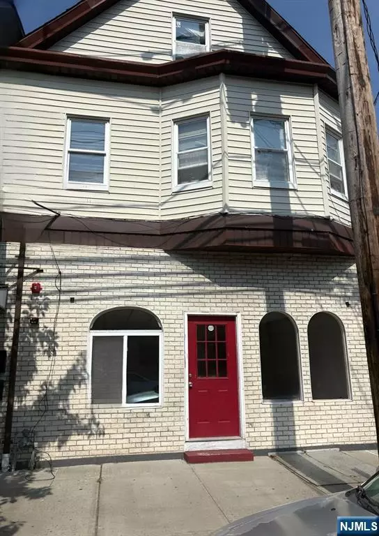 64 Palisade AVE, Garfield, NJ 07026