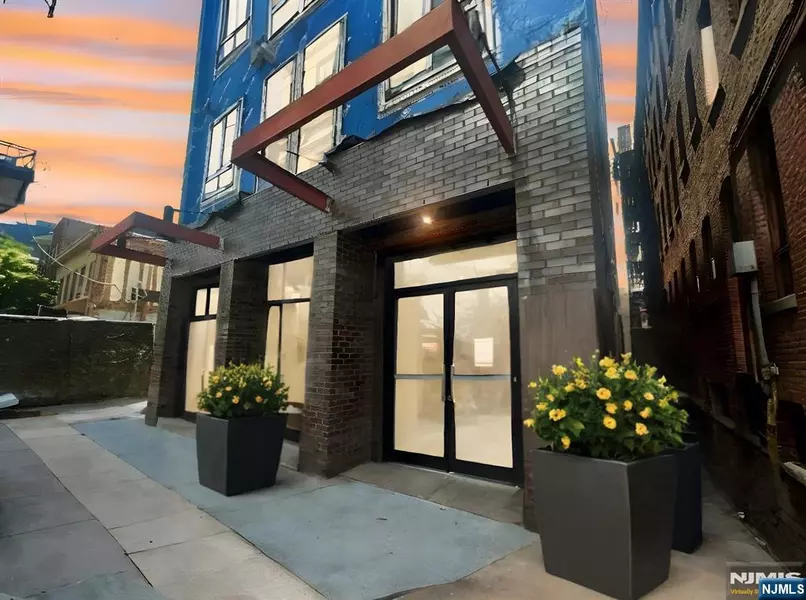 58 Union ST #201, Newark, NJ 07105