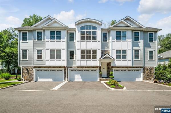 110 Mason CT #2H, Haworth, NJ 07641