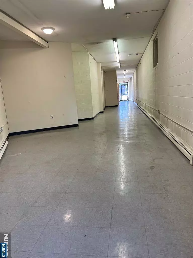 Fort Lee, NJ 07024,217 Main ST ##1FL LEFT