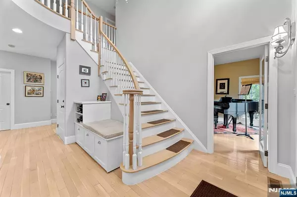 Englewood Cliffs, NJ 07632,519 E Palisade AVE