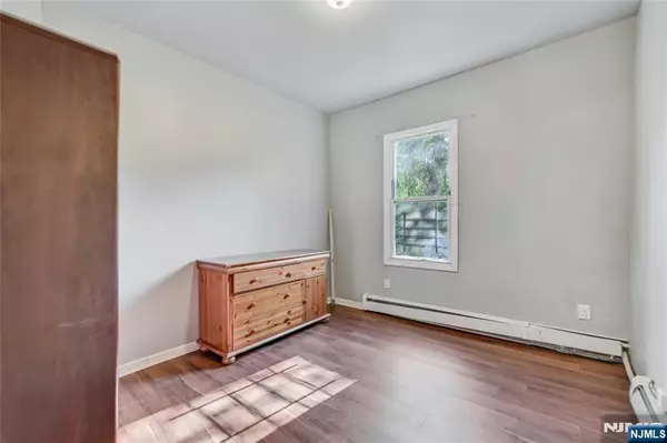 Paterson, NJ 07501,532 Summer ST