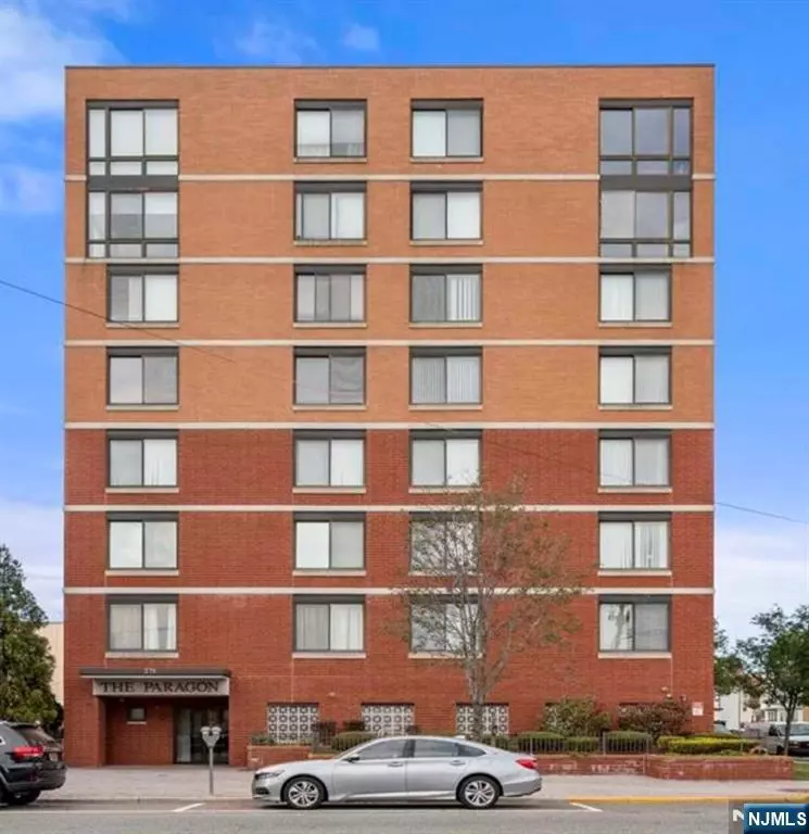 Hackensack, NJ 07601,275 State ST #3D