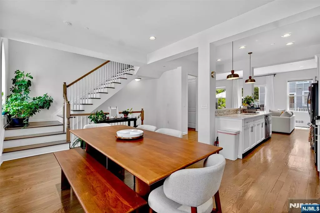 Wood Ridge, NJ 07075,283 Bradley DR