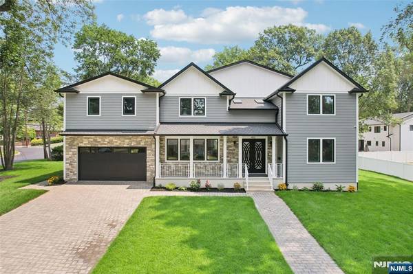 492 Oaktree RD, Oradell, NJ 07649