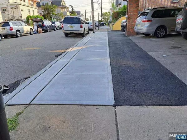Paterson, NJ 07522,41-43 Paterson AVE