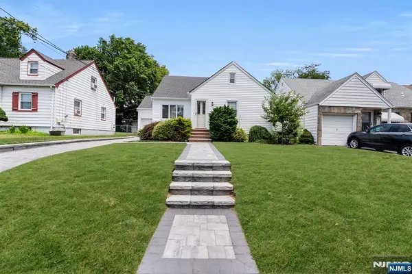 Clifton, NJ 07014,338 South Pkwy
