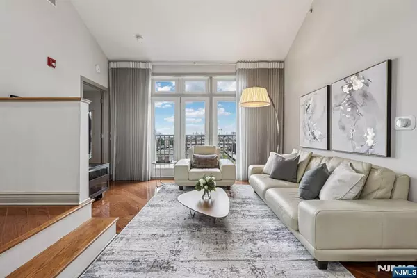 7400 River RD #409, North Bergen, NJ 07047