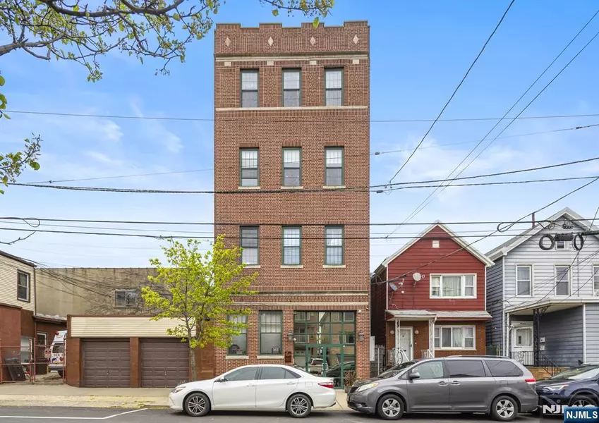 9 E 18th ST, Bayonne, NJ 07002