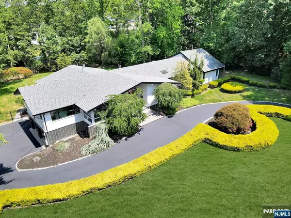 Tenafly, NJ 07670,203 Leroy ST