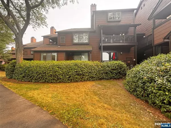 278 Sunset Key #278, Secaucus, NJ 07094