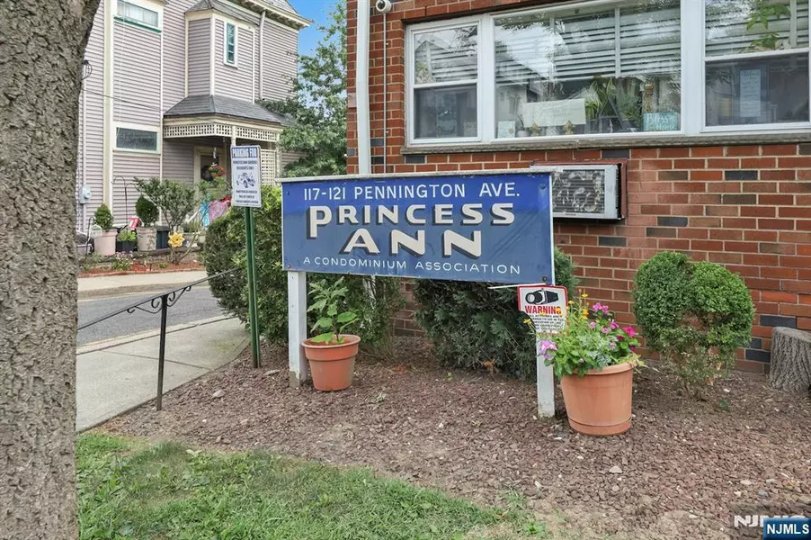 121 Pennington AVE #R2, Passaic, NJ 07055
