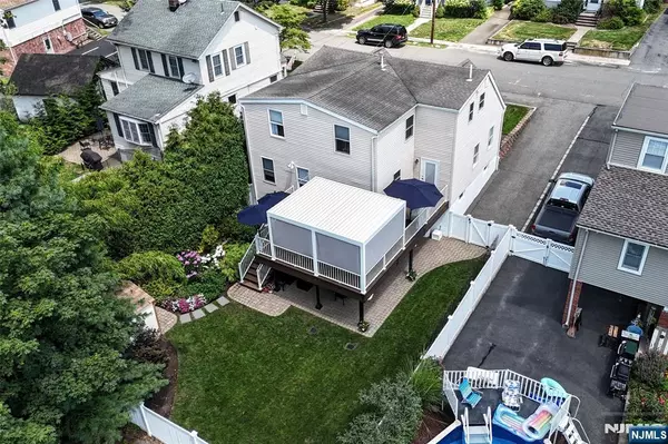 Midland Park, NJ 07432,15 Pleasant AVE