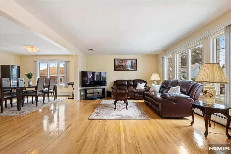 253 Warren AVE, Fort Lee, NJ 07024