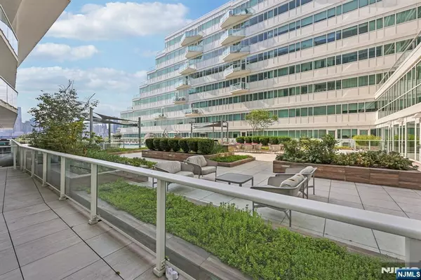 800 Ave At Port Imperial #308, Weehawken, NJ 07086
