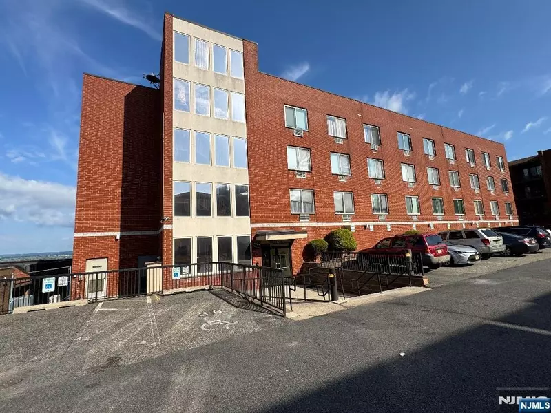 1911 Grand AVE #1C, North Bergen, NJ 07047