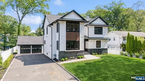Oradell, NJ 07649,890 Oradell AVE
