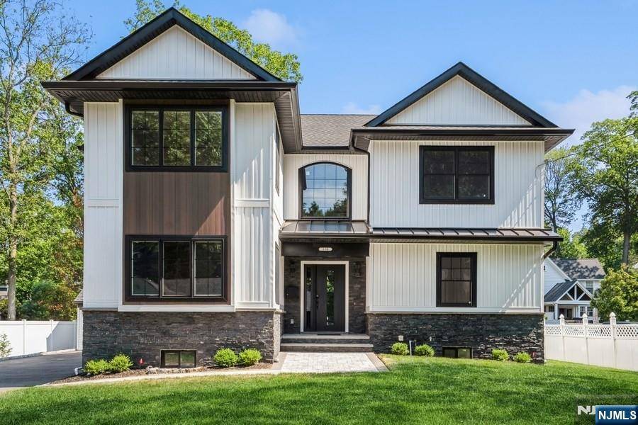 890 Oradell AVE, Oradell, NJ 07649