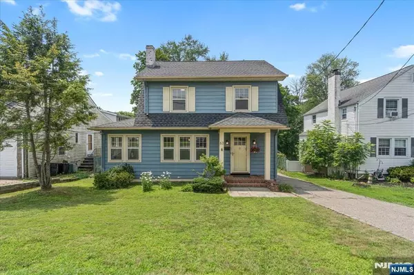 63 Livingston AVE, Livingston, NJ 07039