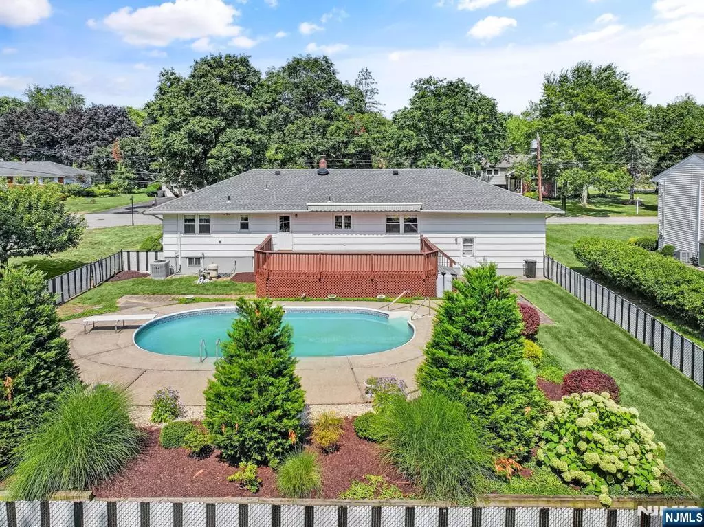 Montville Township, NJ 07058,8 Marts LN