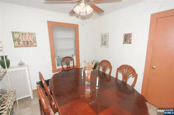 Carlstadt, NJ 07072,327 Madison ST