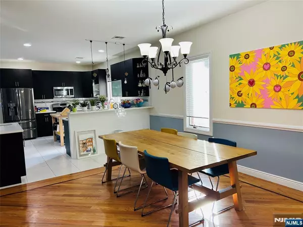 Cliffside Park, NJ 07010,373 Greenmount AVE