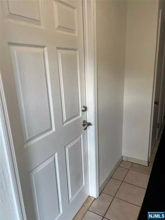 Norwood, NJ 07648,457A Summit ST #1