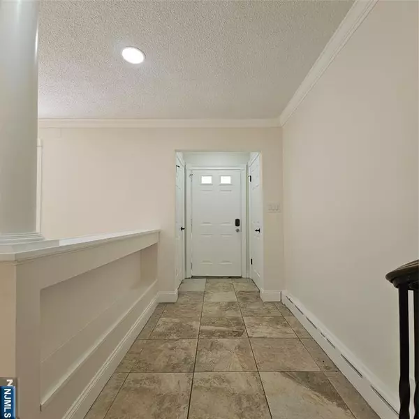 Fairview, NJ 07022,679 Greeley AVE #2nd Floor