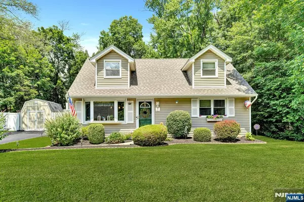 25 Ferndale RD, Wayne, NJ 07470